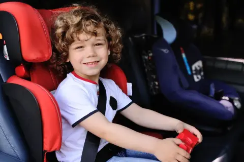Jaki kombinezon wiosenny dla niemowlaka? Uniknij błędów!