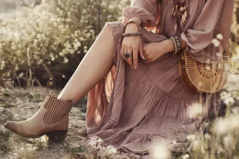 Buty do sukienki boho: Jak dobrać idealne na każdą okazję?