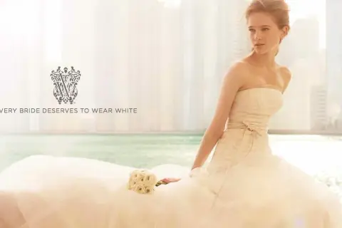 Vera Wang suknie ślubne: Gdzie kupić? Salony, ceny, alternatywy