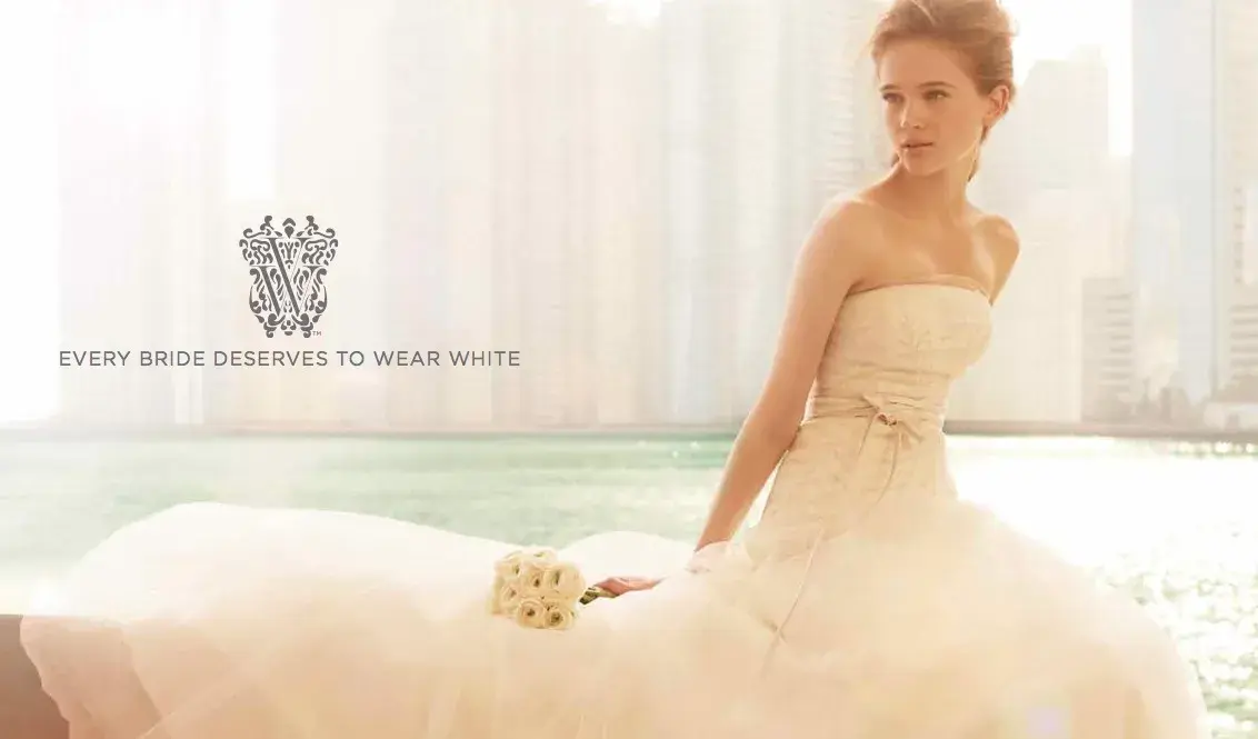 Vera Wang suknie ślubne: Gdzie kupić? Salony, ceny, alternatywy