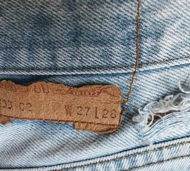 metka jeans&oacute;w z rozmiarami W i L