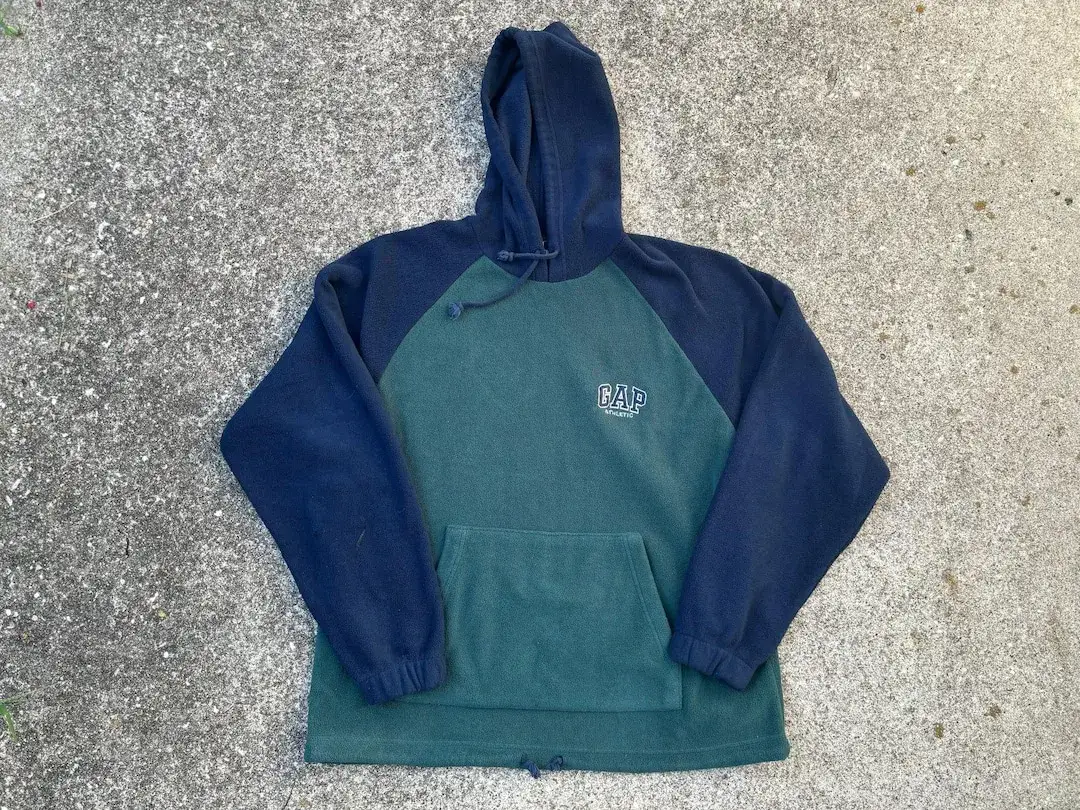 ikoniczna bluza GAP lata 90, stylizacje bluza GAP